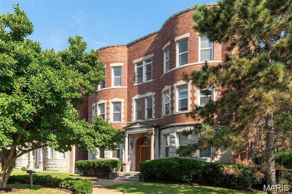 4317 Lindell Blvd - Photo 1