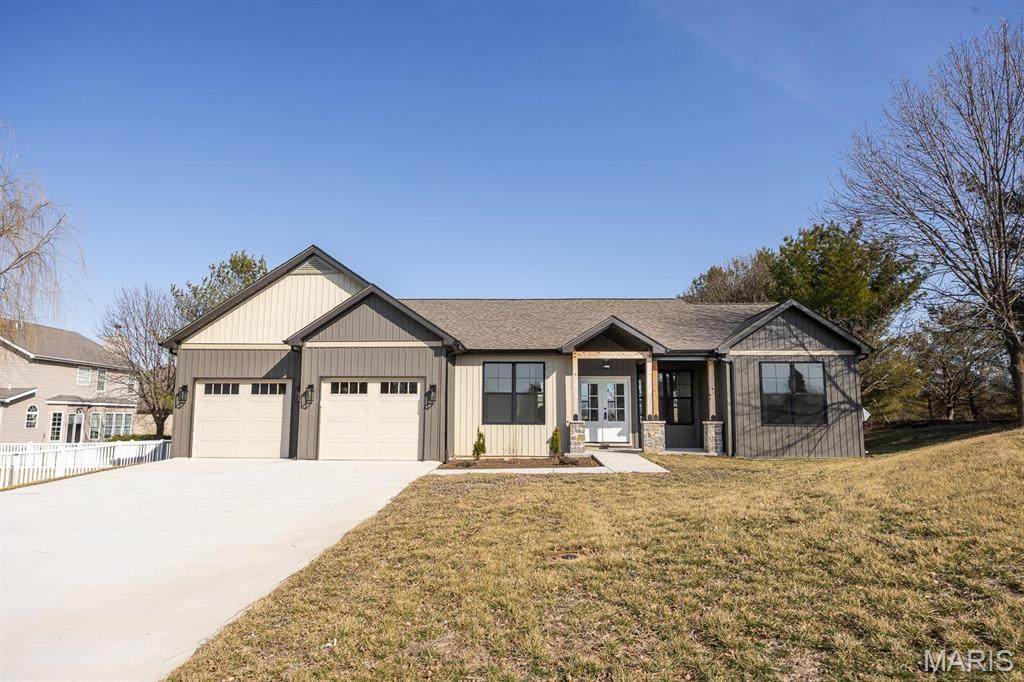804 Grand Prairie Drive - Photo 1
