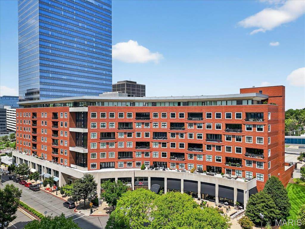 155 Carondelet Plaza - Photo 1