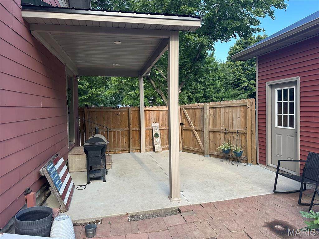 318 Main Street - Photo 1