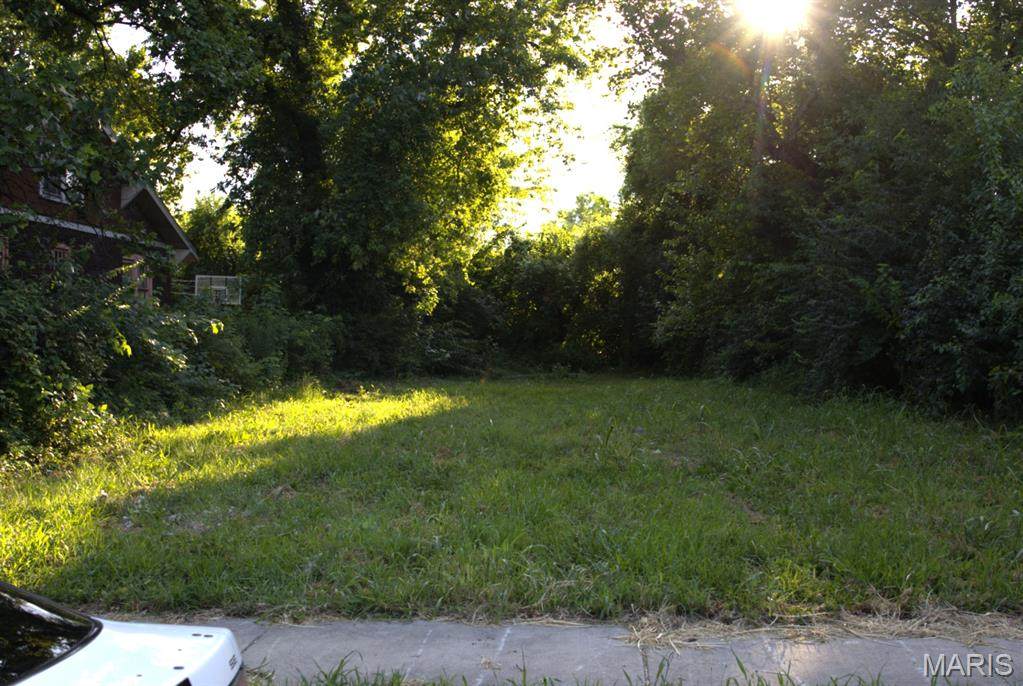 1529 44th Street - Photo 1