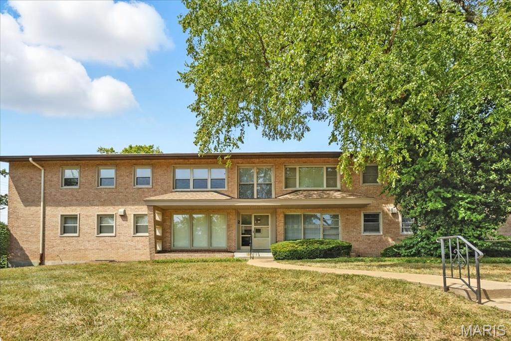 2 Delcrest Court - Photo 1