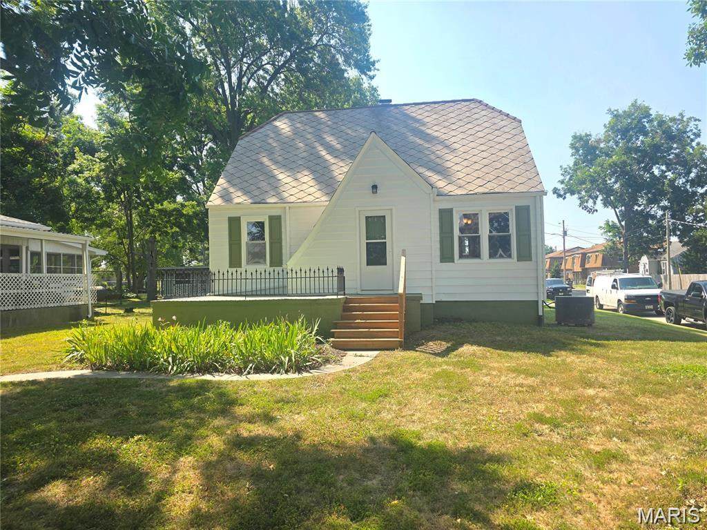 698 Center Drive - Photo 1
