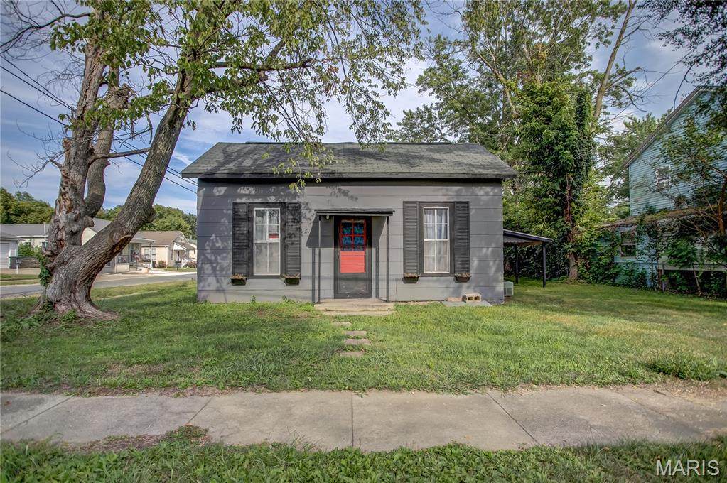 205 Ayres Street - Photo 1