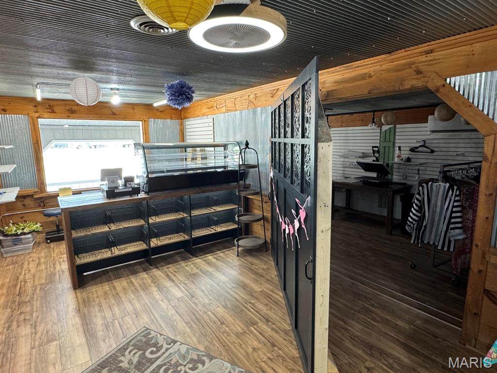 https://bt-photos.global.ssl.fastly.net/midamerica/orig_boomver_1_25060917-1.jpg