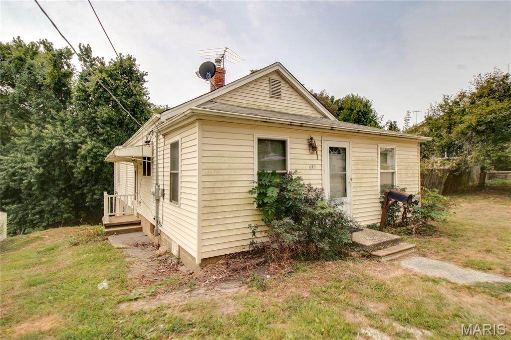 645 Elfgen Street - Photo 1