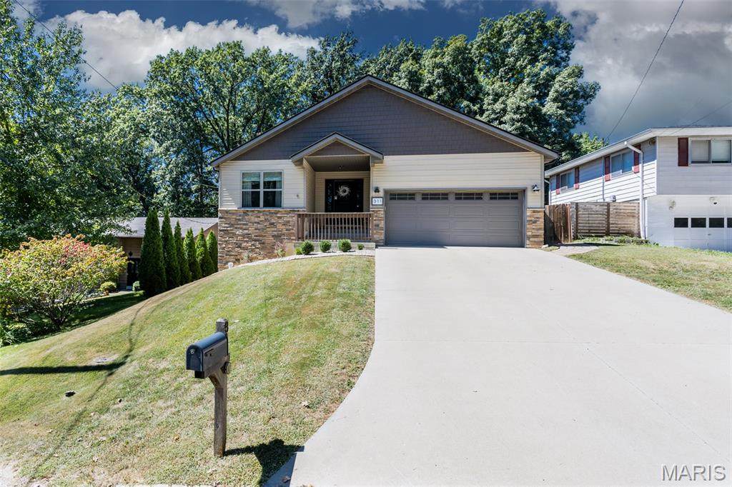 311 Barnett Drive - Photo 1