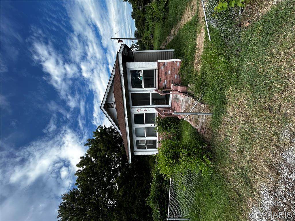 915 Sycamore Street - Photo 1