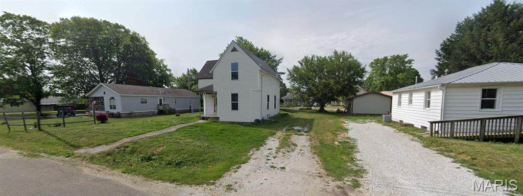 812 E State St - Photo 1