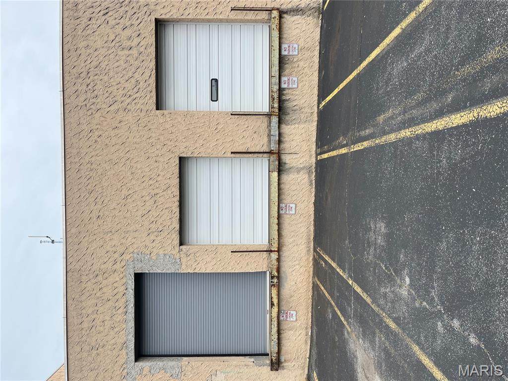 524 Clark Avenue - Photo 1