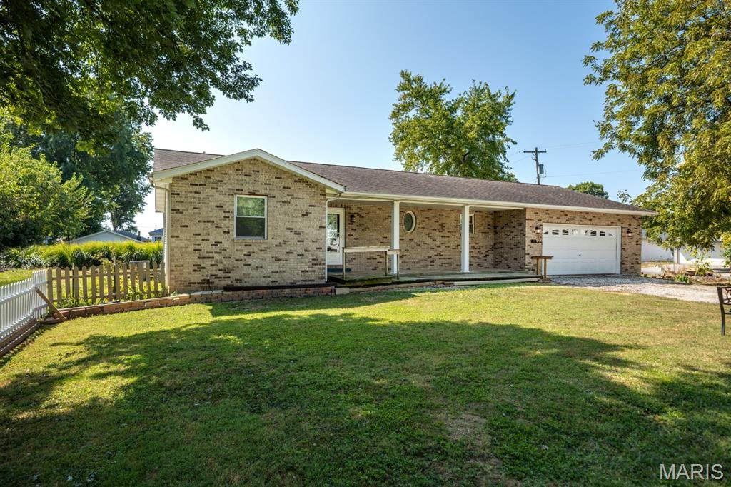 626 6th Street - Photo 1