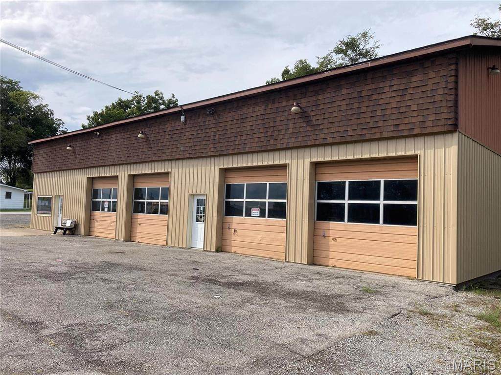 1906 Main Street - Photo 1