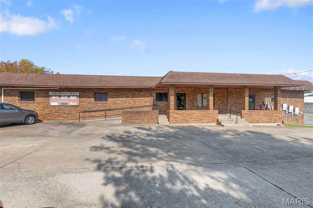 2711 Thomas Drive - Photo 1