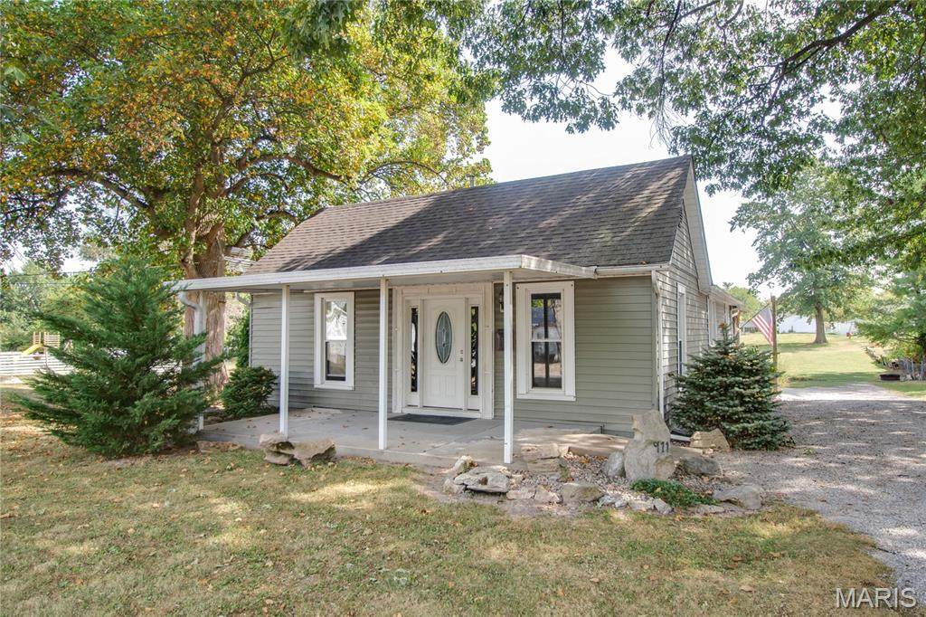 911 Sumner - Photo 1