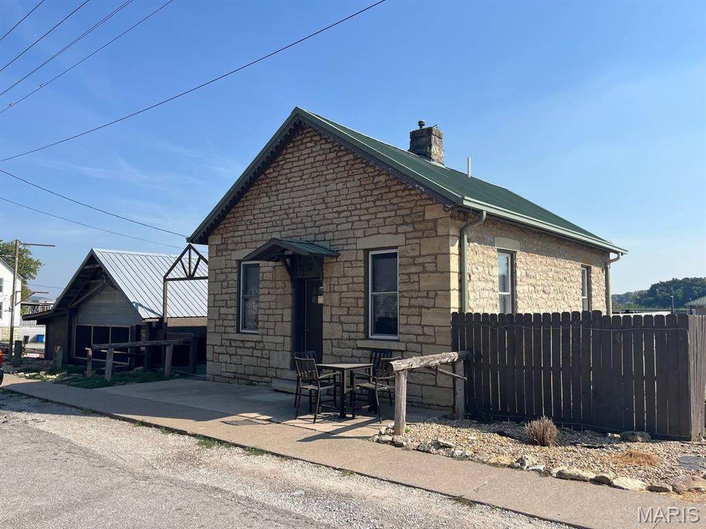 211 Main Street - Photo 1