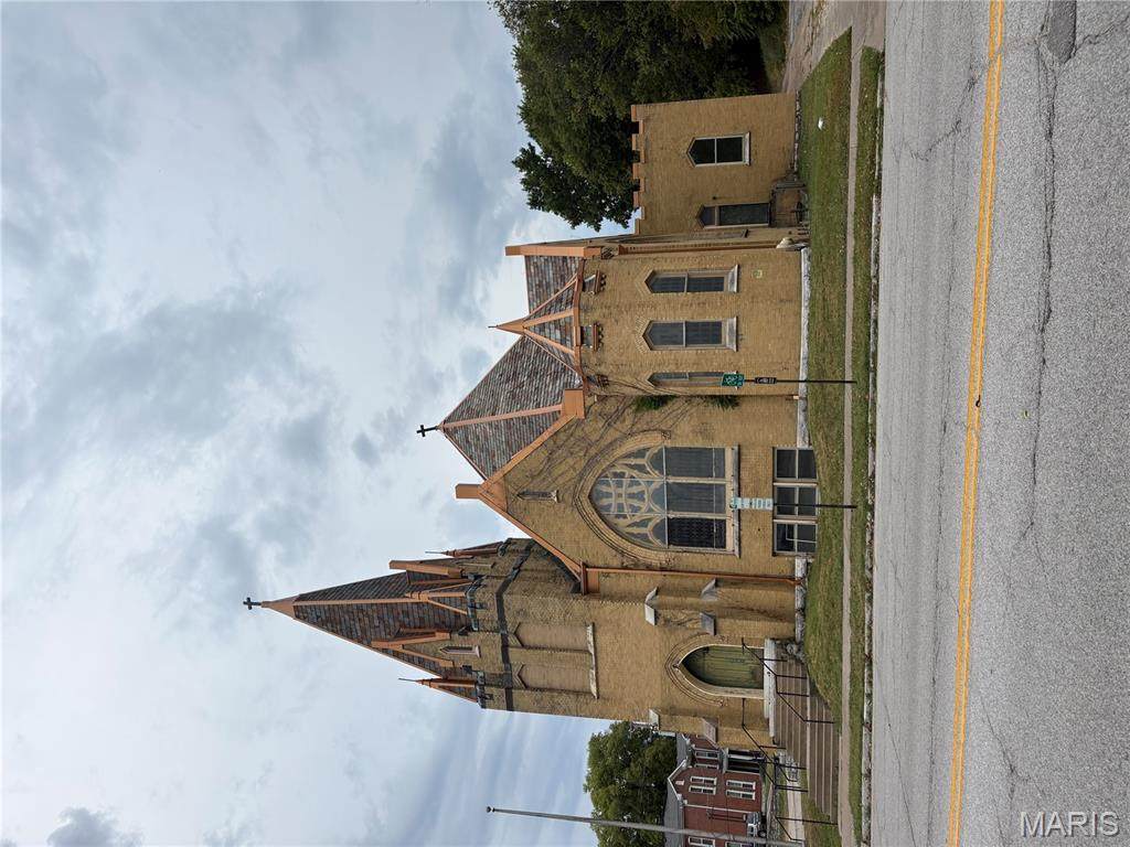 600 Henry Street - Photo 1