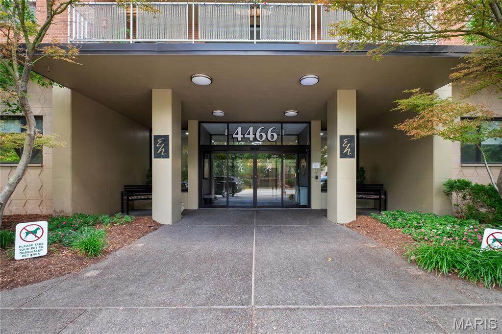 4466 Pine Boulevard - Photo 1