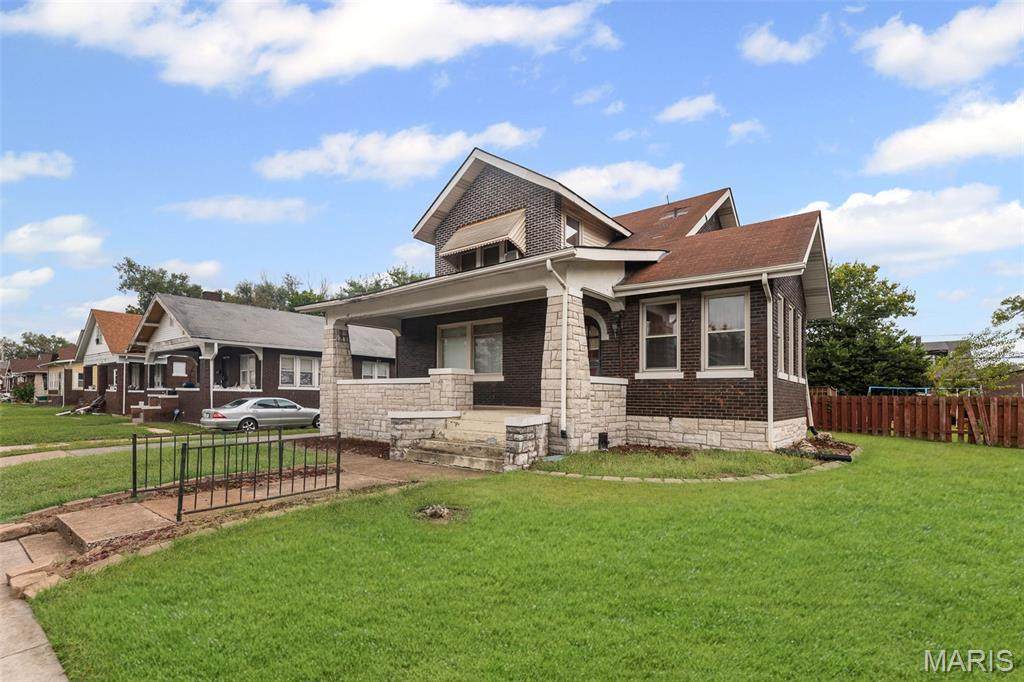 622 Alhambra Court - Photo 1