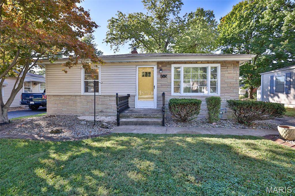 424 Hadley Avenue - Photo 1