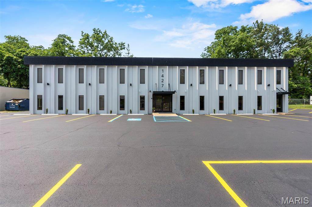 1427 Thomas Drive - Photo 1