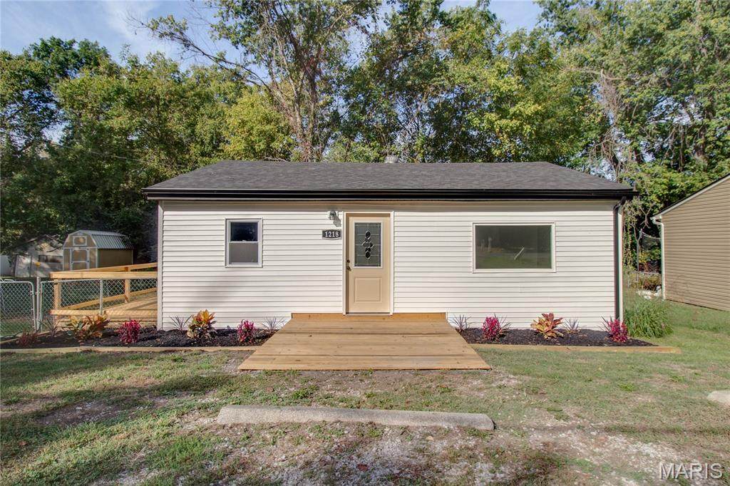 1218 East Drive - Photo 1