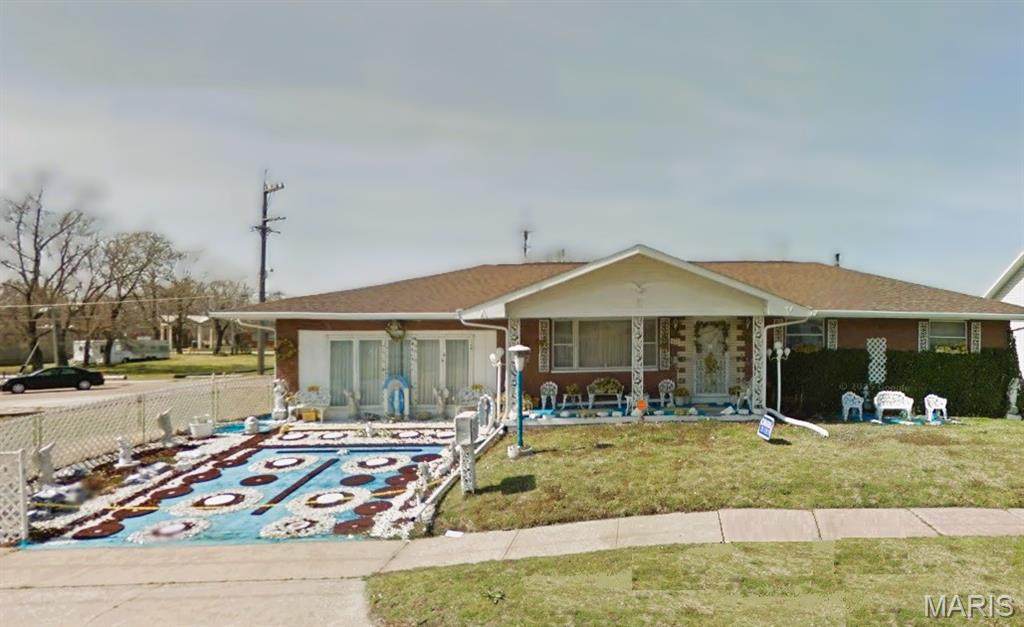 413 Lincoln Street - Photo 1