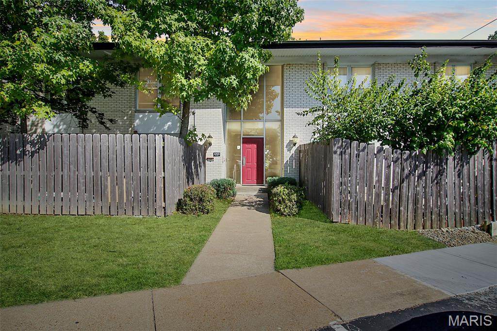 10401 Briarbend Drive - Photo 1