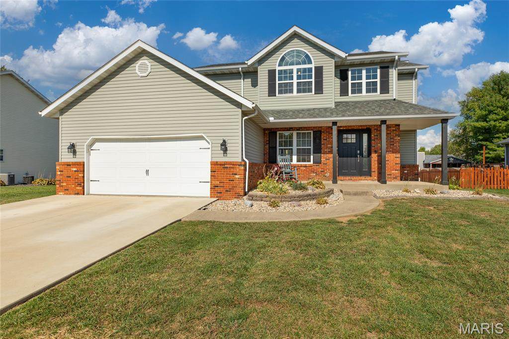 912 Oakridge Drive - Photo 1