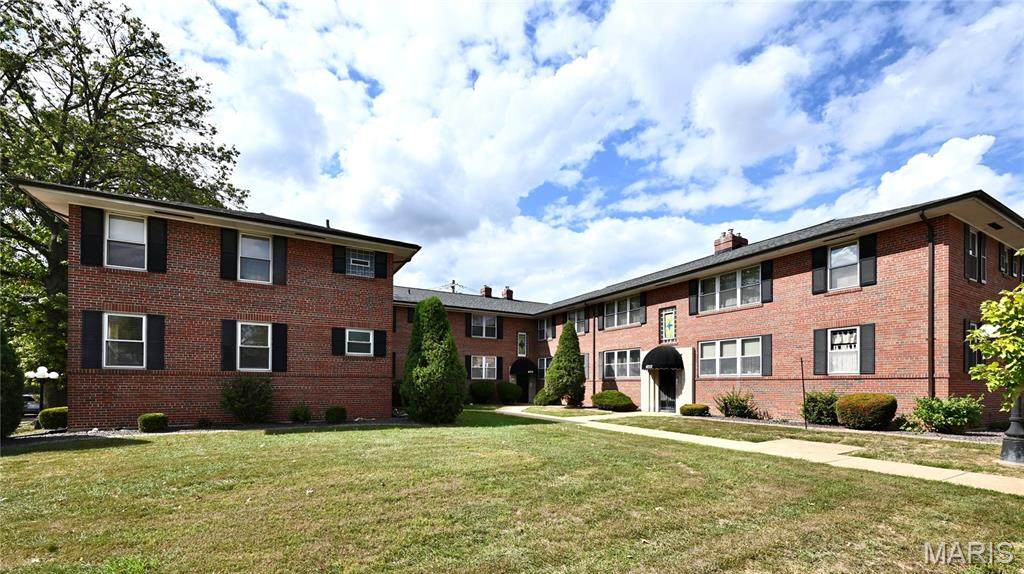 4719 Jamieson Avenue - Photo 1