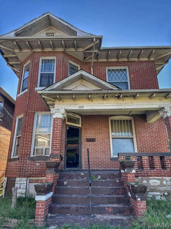 720 24th Street - Photo 1