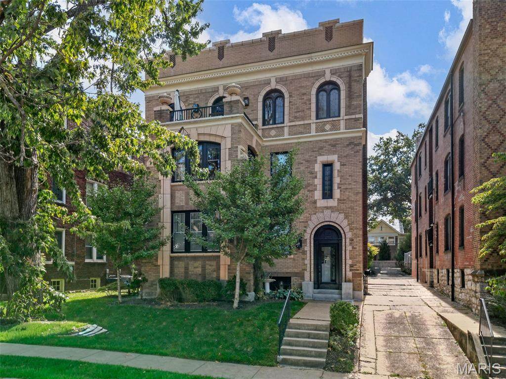 6232 Southwood Avenue - Photo 1