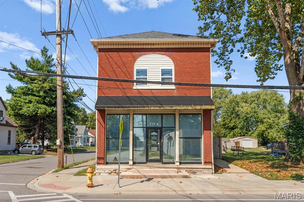 719 Centreville Avenue - Photo 1