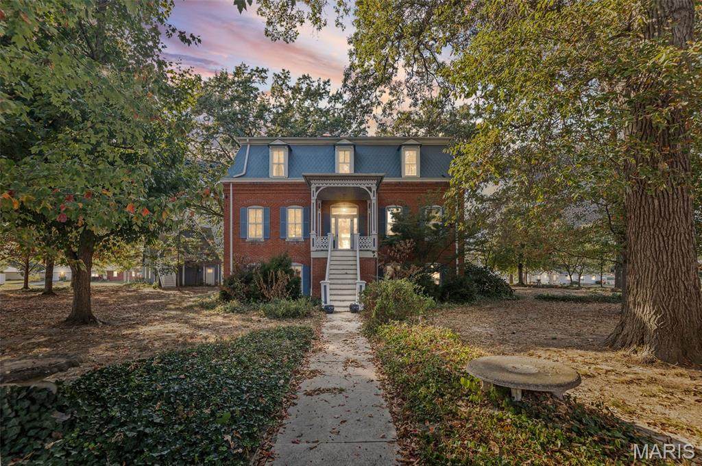 305 Hanover Street - Photo 1