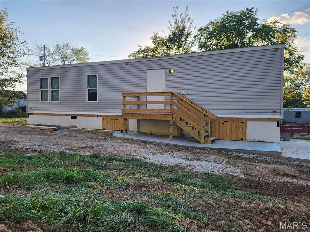 411 Nelson - Photo 1