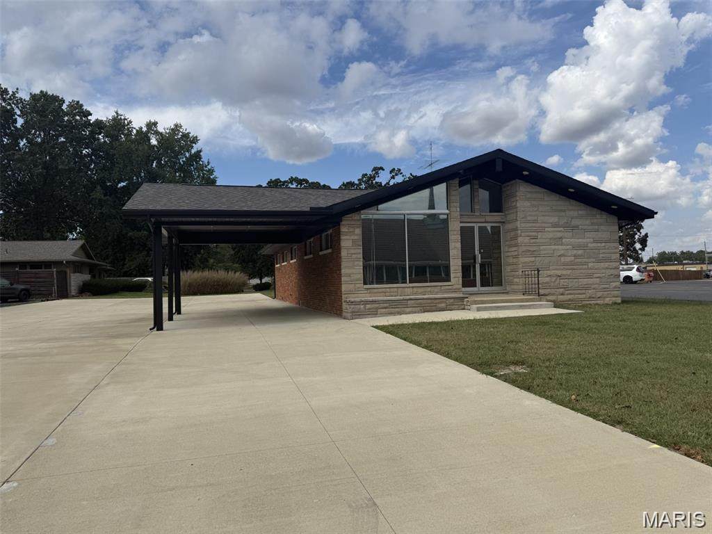 1011 8th Street - Photo 1