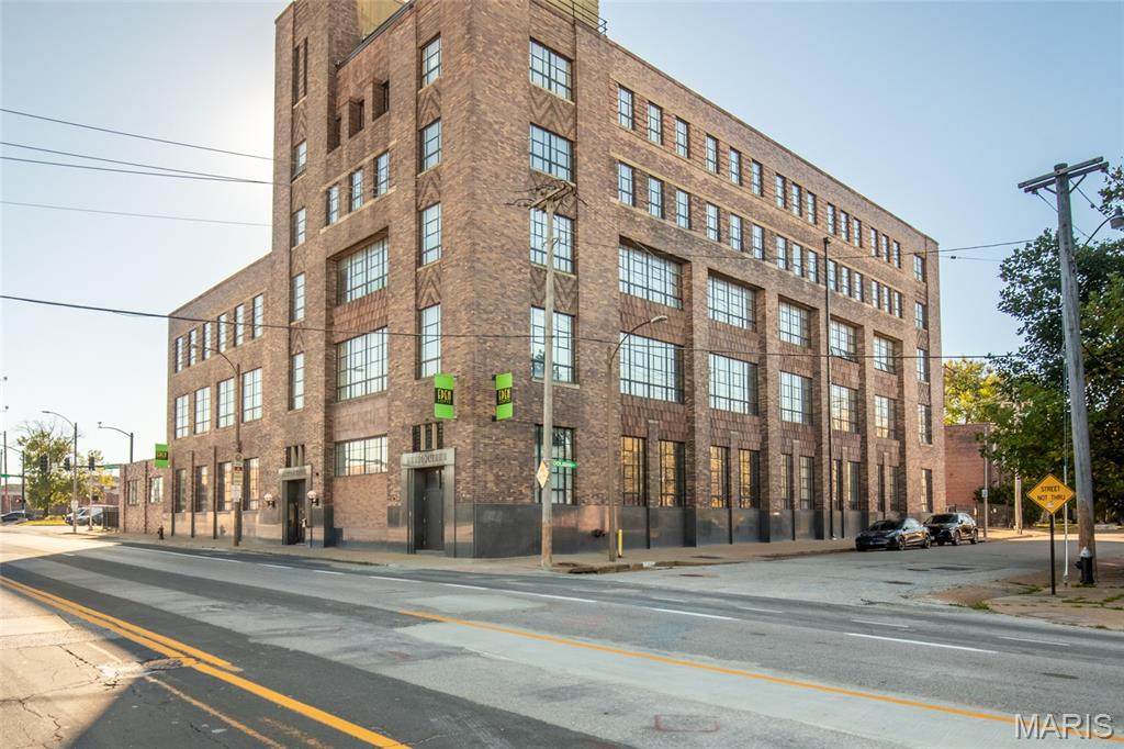 1720 Chouteau Avenue - Photo 1