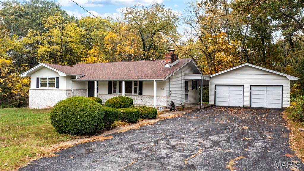 1227 Henry Street - Photo 1