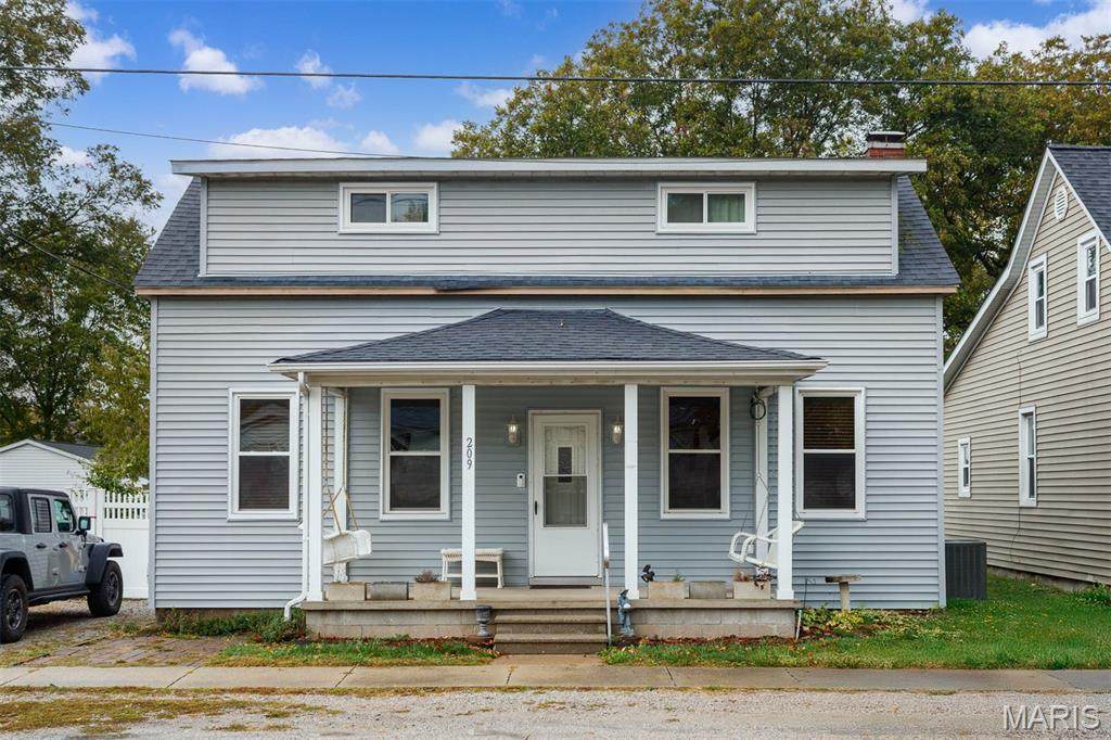 209 Railway Street - Photo 1