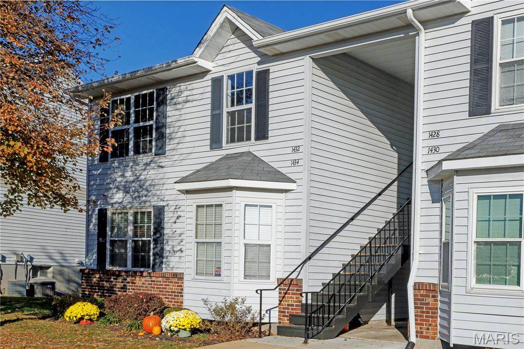 1432 Surrey Lane - Photo 1