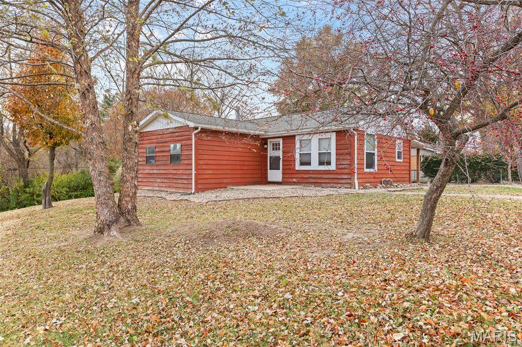 1301 Gladys Street - Photo 1