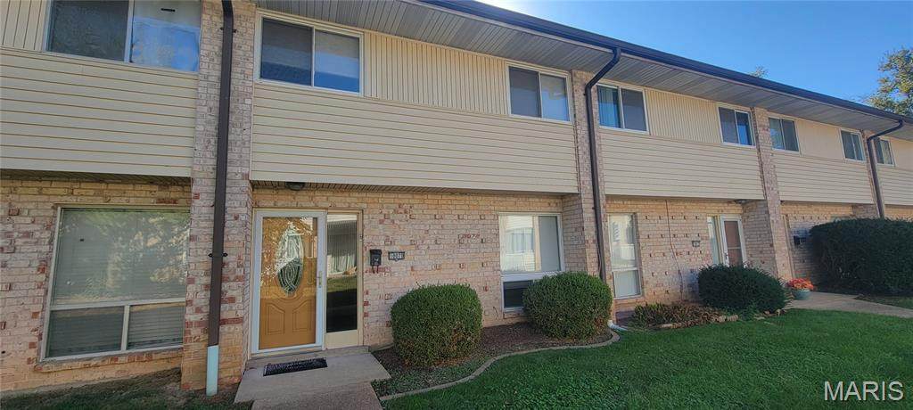 10070 Sakura Drive - Photo 1