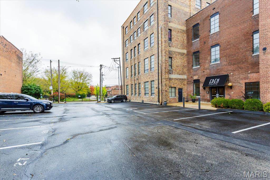 1720 Chouteau Avenue - Photo 1