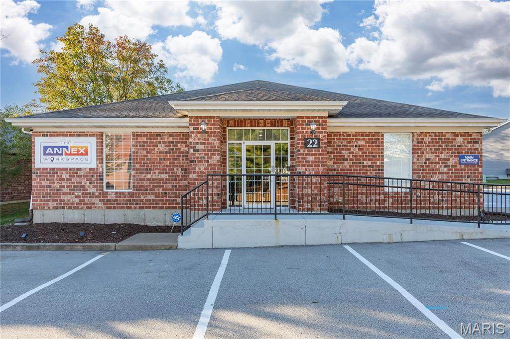 22 Richmond Center Court - Photo 1