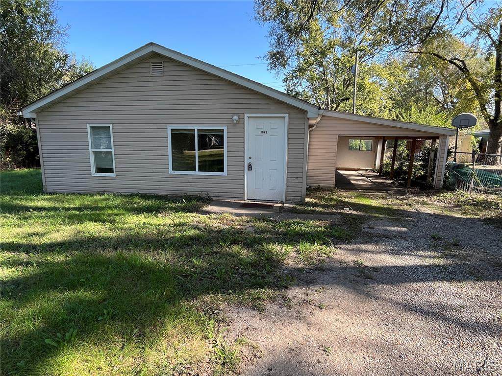 1841 Mullins Avenue - Photo 1