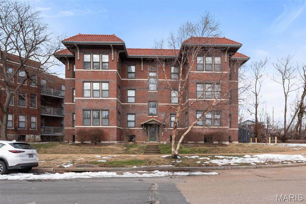 5803 Waterman Boulevard - Photo 1
