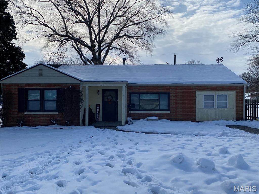 924 Durley Street - Photo 1