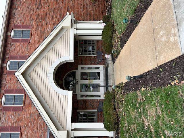 567 Sarah Lane - Photo 1