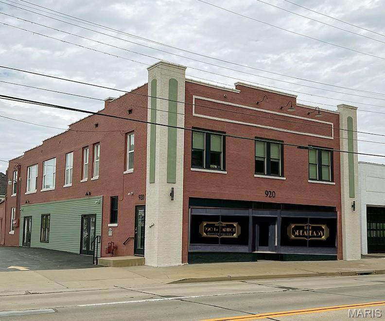 920 1st Capitol Drive - Photo 1