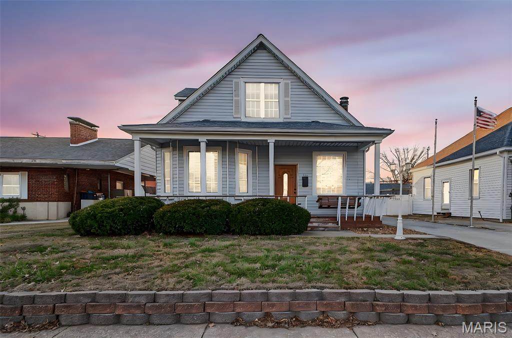 105 4th Street - Photo 1