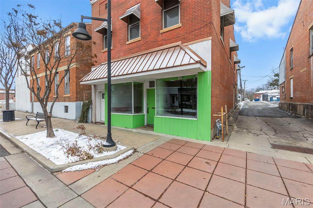 520 Broadway Street - Photo 1